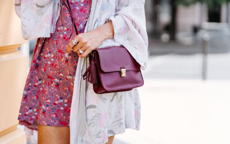 L'Essentiel des Sacoches pour Femme : Élégance et Praticité au Quotidien L'Essentiel des Sacoches pour Femme : Élégance et Praticité au Quotidien Uncategorized essentiel sacoches femme elegance praticite quotidien 2