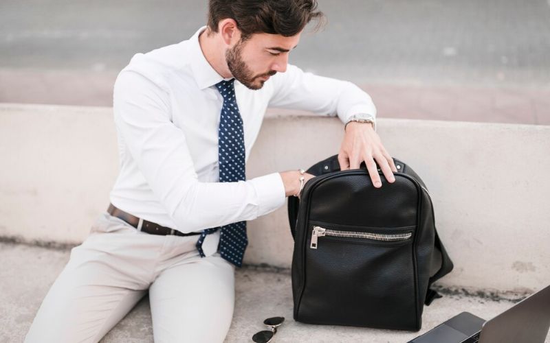 Comment porter une sacoche pour homme avec style ? Comment porter une sacoche pour homme avec style ? Uncategorized comment porter sacoche homme style 1 1