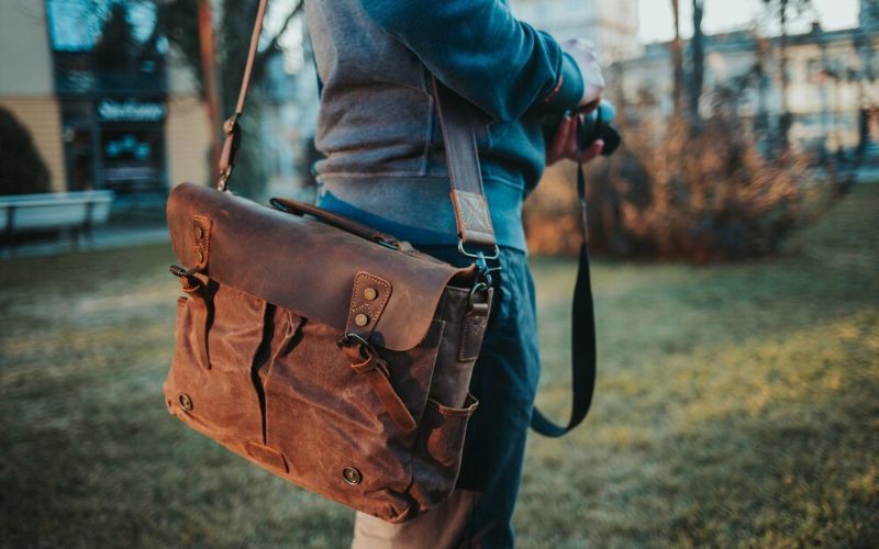 Comment porter une sacoche pour homme avec style ? Comment porter une sacoche pour homme avec style ? Uncategorized comment porter sacoche homme style 4