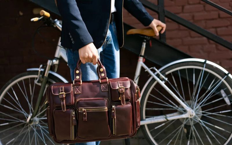 Comment porter une sacoche pour homme avec style ? Comment porter une sacoche pour homme avec style ? Uncategorized comment porter sacoche homme style 7